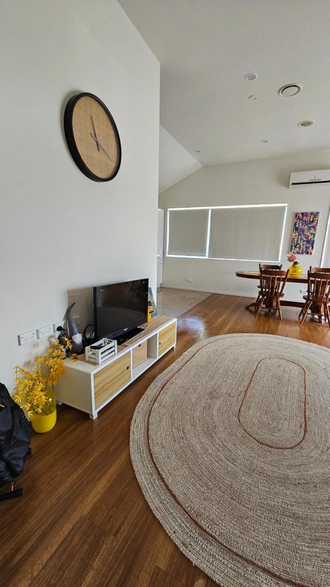 This Fabulous, Single-Level 3 Plus 1 Small Room With Folding Sofa Home Auckland Exterior foto